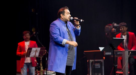 Shankar Mahadevan at Vijay Stars Nite Durban