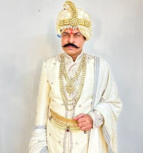 Manish Khanna as Vikramjit